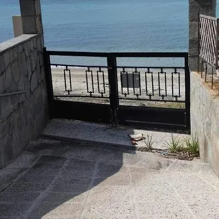 Apartment Flisvos Loft By The Sea